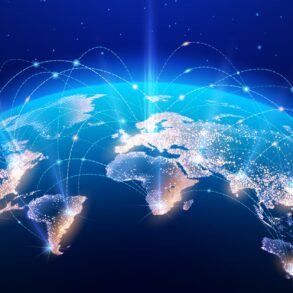Mapa do mundo com linhas simulando conexões de internet entre os países